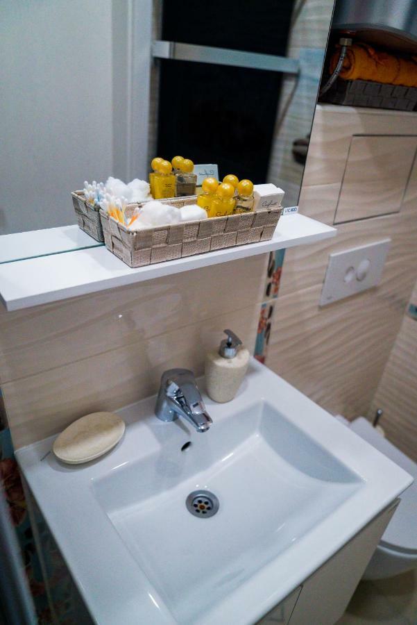 Sofia Central Pretty Apartment ภายนอก รูปภาพ