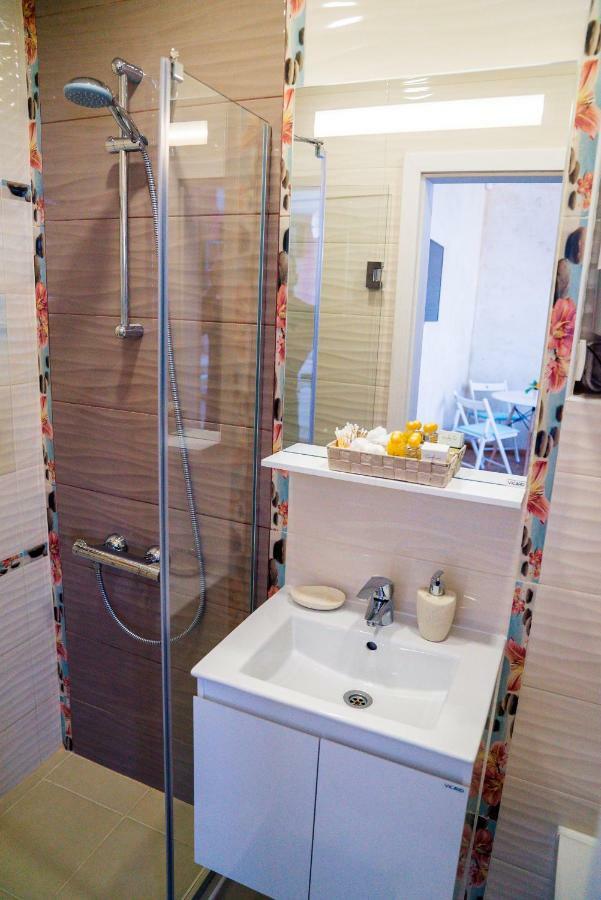 Sofia Central Pretty Apartment ภายนอก รูปภาพ