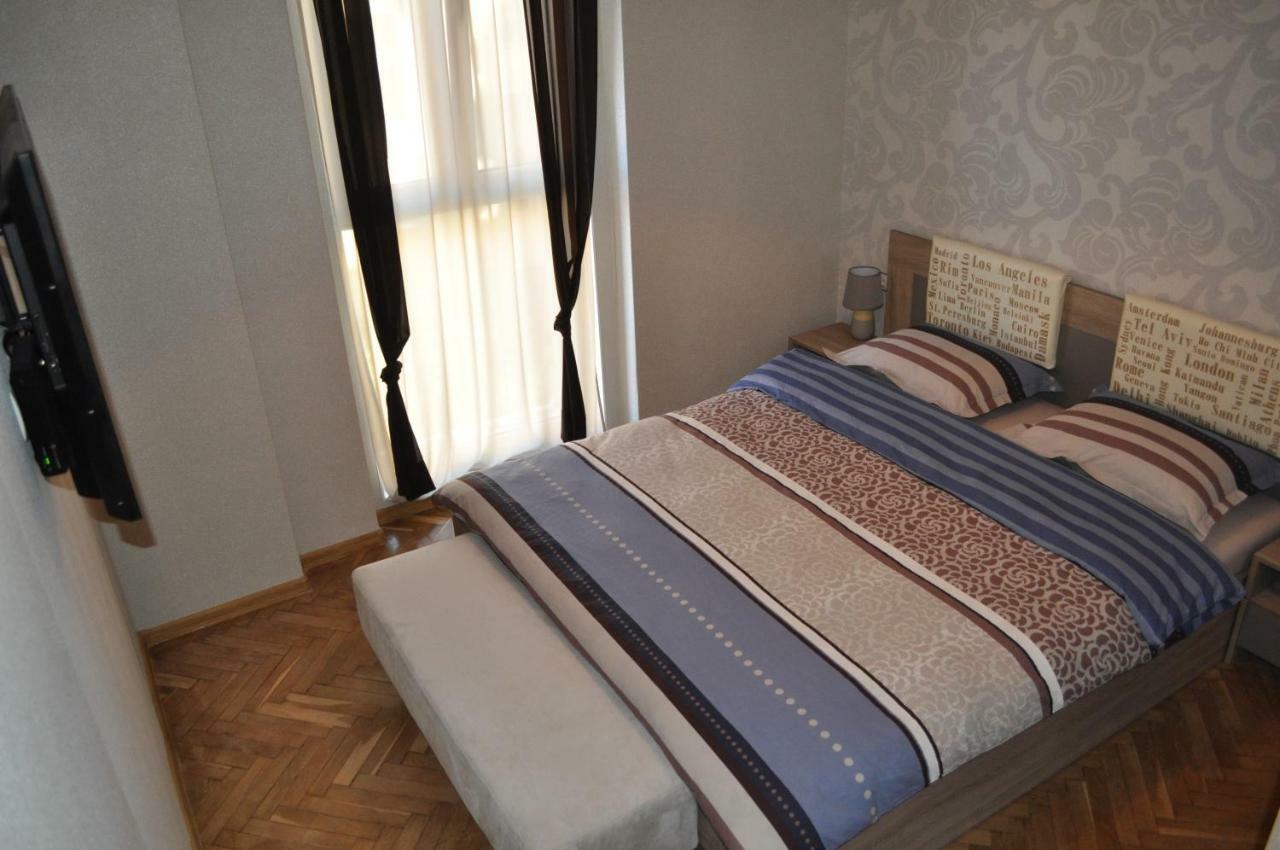Sofia Central Pretty Apartment ภายนอก รูปภาพ