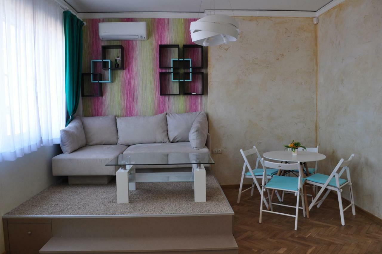 Sofia Central Pretty Apartment ภายนอก รูปภาพ
