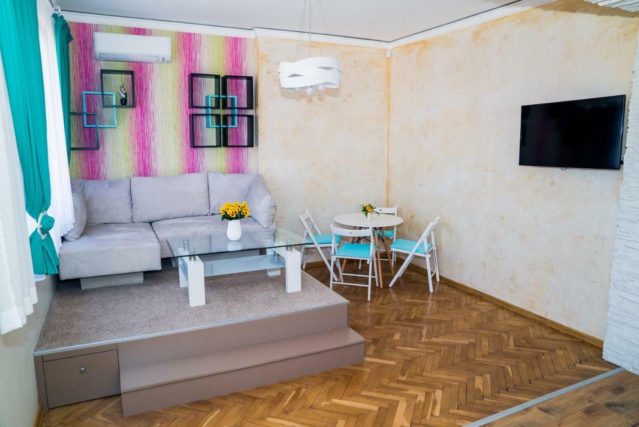 Sofia Central Pretty Apartment ภายนอก รูปภาพ
